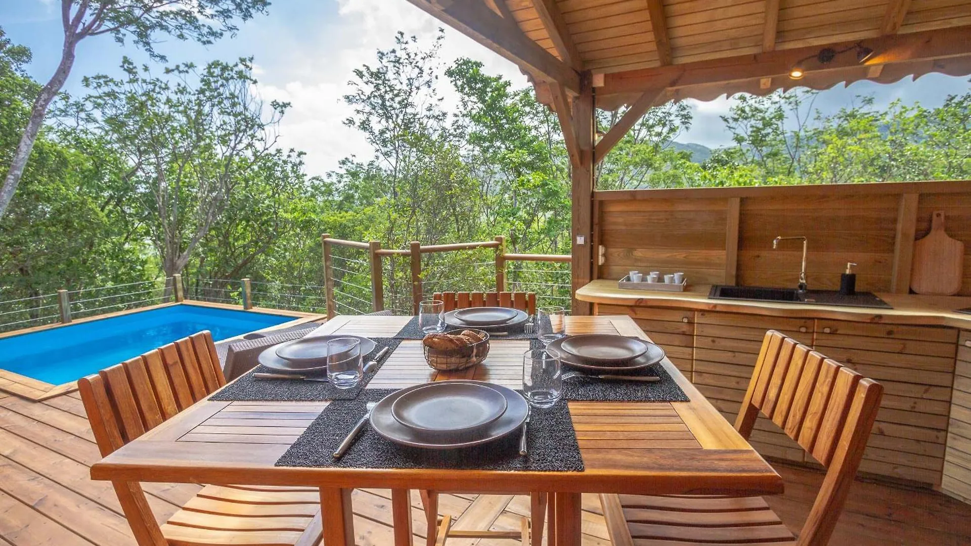 Au Jardin Des Colibris Ecolodge&Spa Deshaies Holiday park